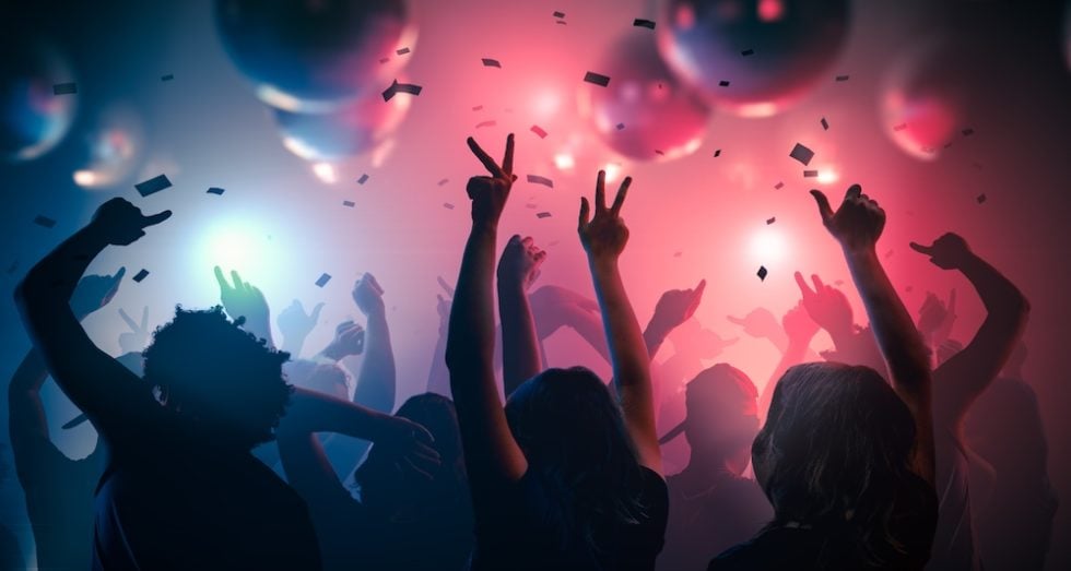 Sécurité en soirée : 6 conseils pour prévenir les excès de consommation et le dopage de boissons 1 Sécurité en soirée